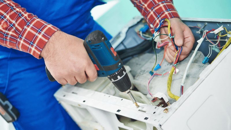 Kırkağaç Tcl Tcl çamaşır makinesi kart tamiri – Su almama arızası orijinal parça ile giderildi. - Teknik servis örneği